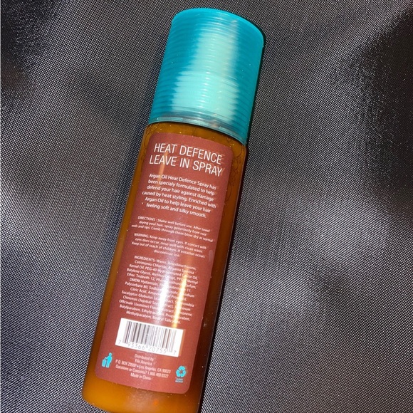 Elite Essentials Argan Oil Heat Defence Leave in Spray - Picture 2 of 4